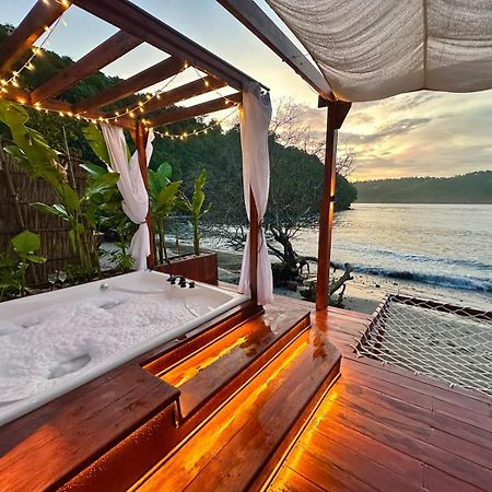 Beachfront Luxury Dome Villas - Gamat Bay Resort Нуса Пенида Экстерьер фото