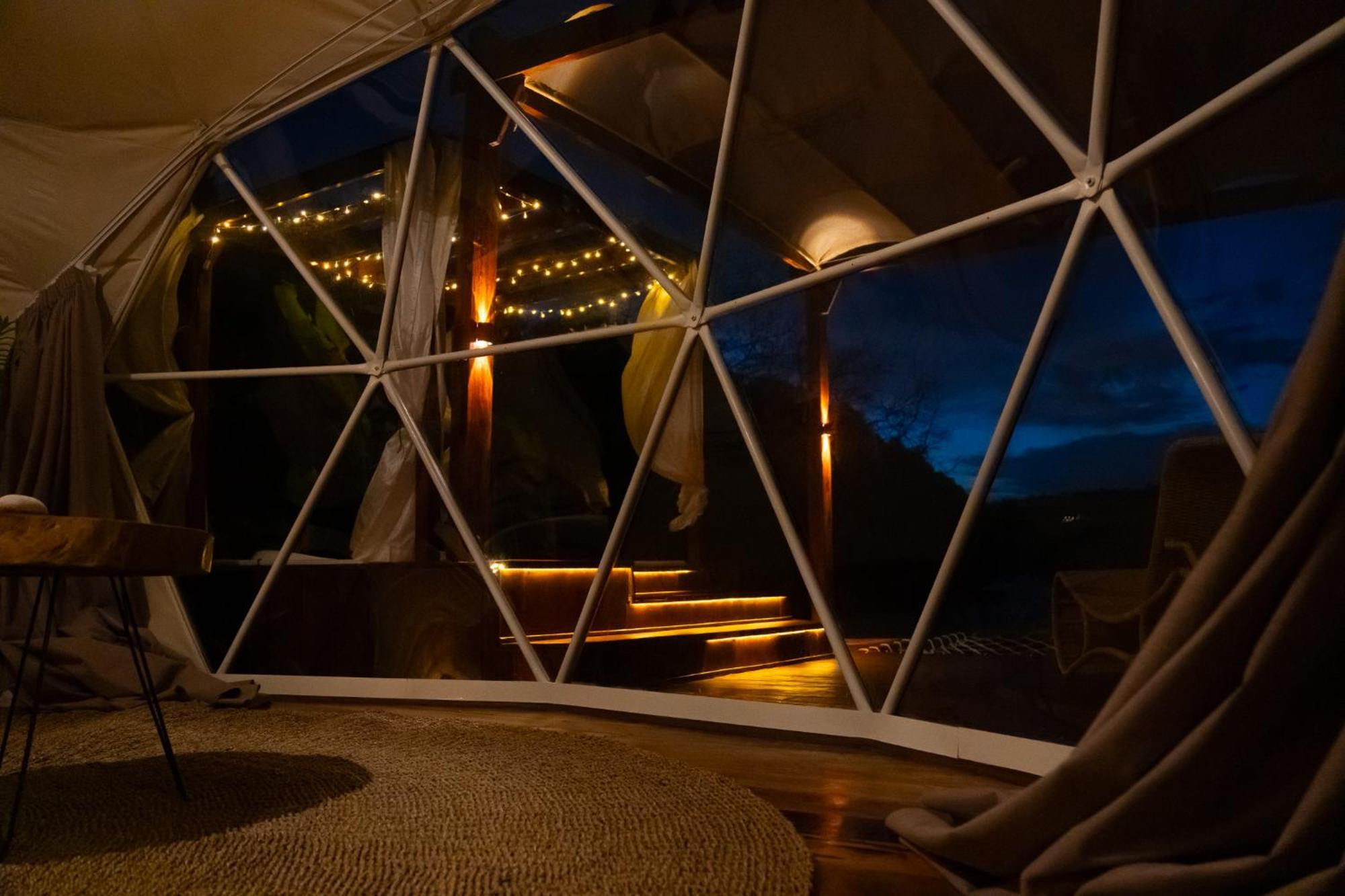 Beachfront Luxury Dome Villas - Gamat Bay Resort Нуса Пенида Экстерьер фото