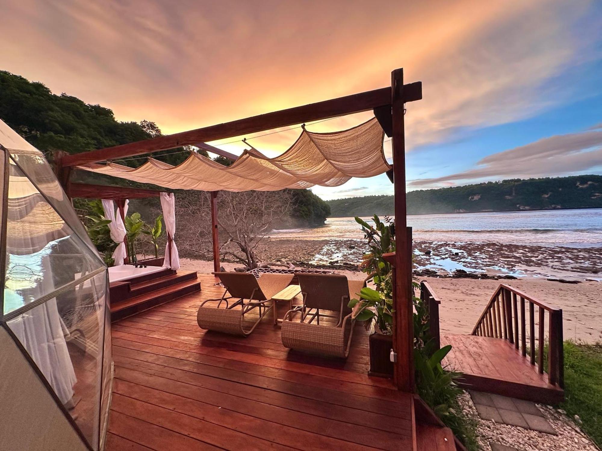 Beachfront Luxury Dome Villas - Gamat Bay Resort Нуса Пенида Экстерьер фото